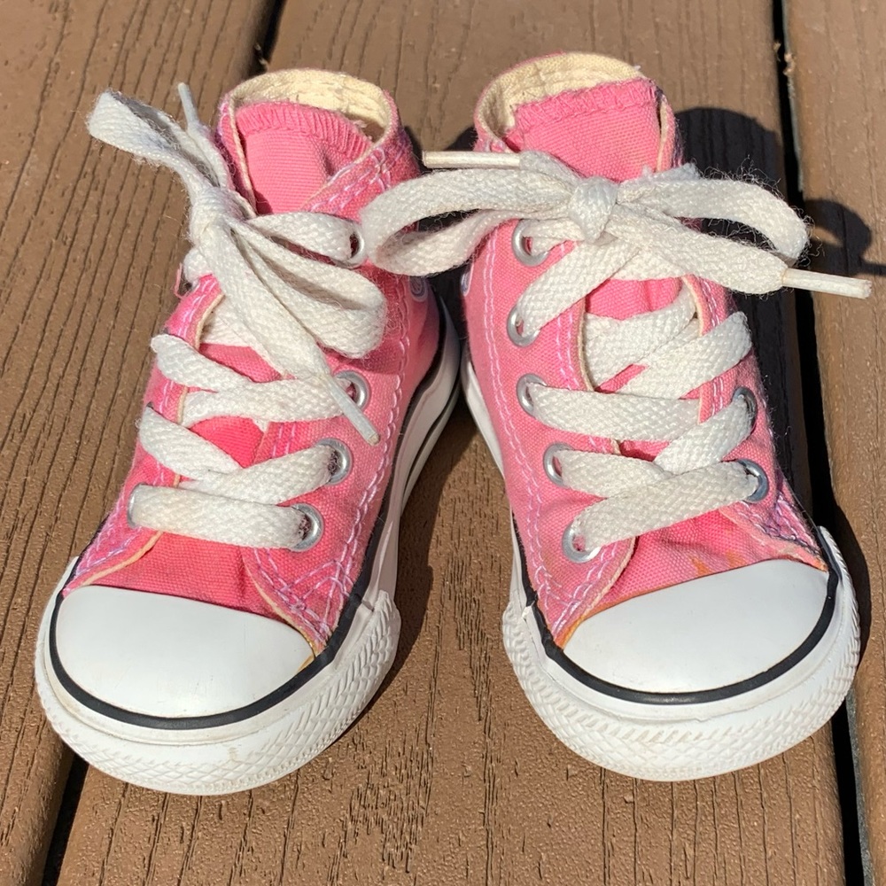 CHUCK TAYLOR CONVERSE ALL STAR HIGH TOPS PINK INFANT SIZE 3